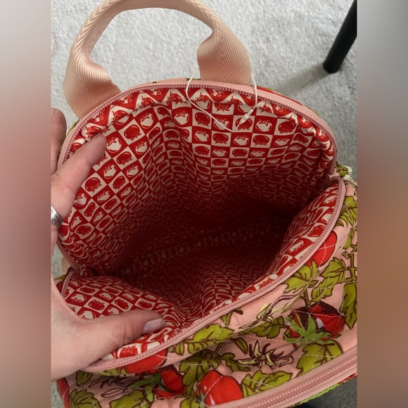 NWOT Vera Bradley Tomato Vines Bancroft Backpack - Picture 7 of 10